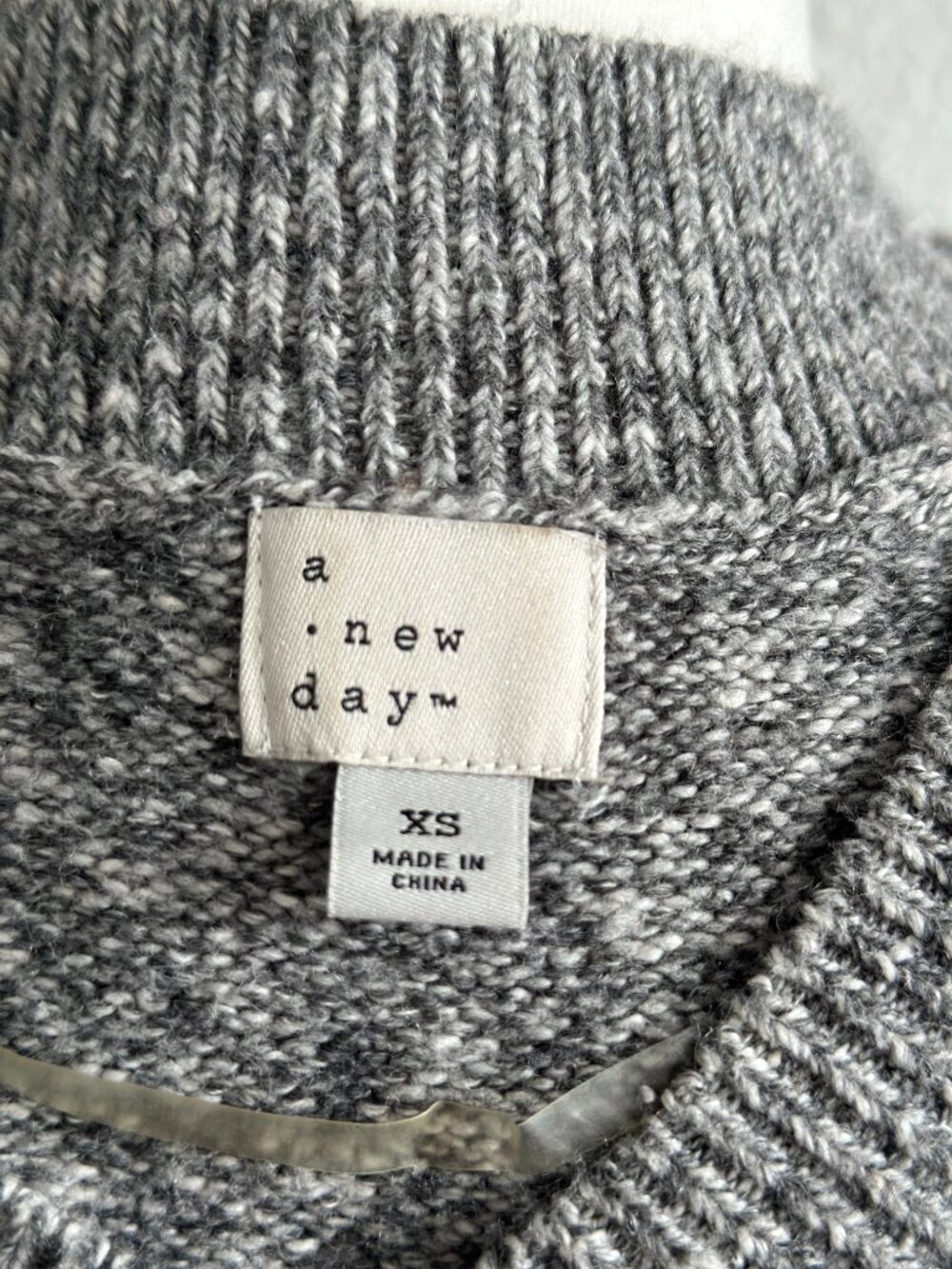 A New Day Gray Marled V-Neck Knit Sweater XS Cozy Soft Casual Pullover - Picture 6 of 7